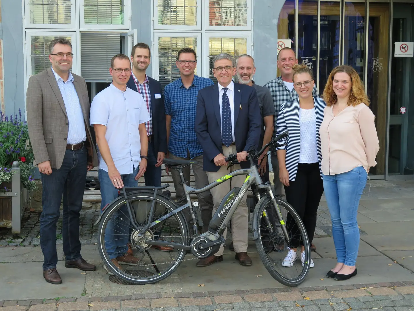 Einige Leute stellten das E-Bike-Pendeln im Landkreis Wolfenbüttel vor. 