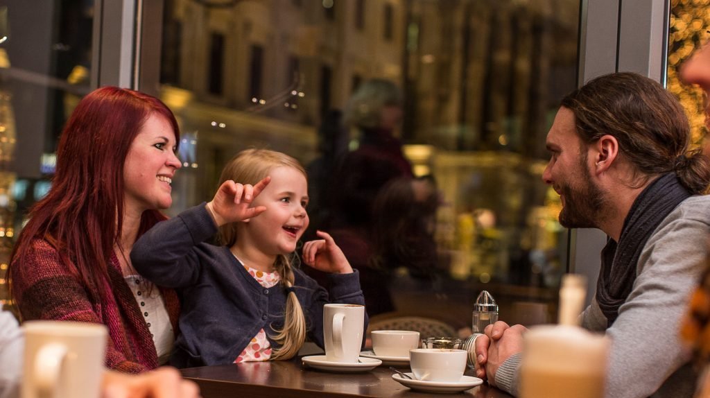Familie im Restaurant