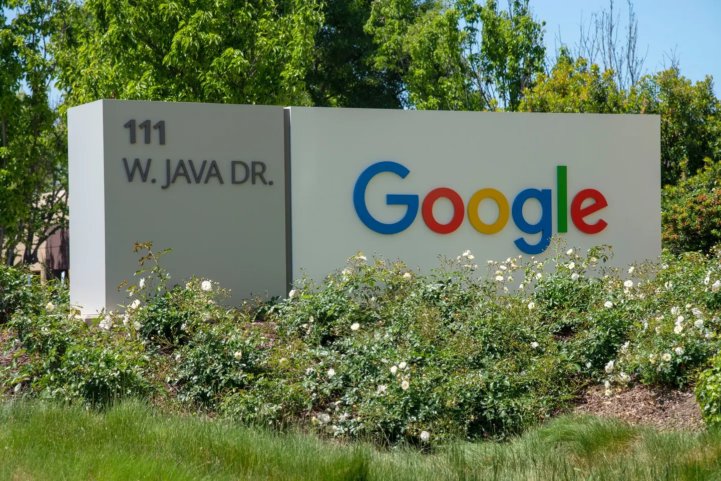 Das Firmenschild von Google. 
