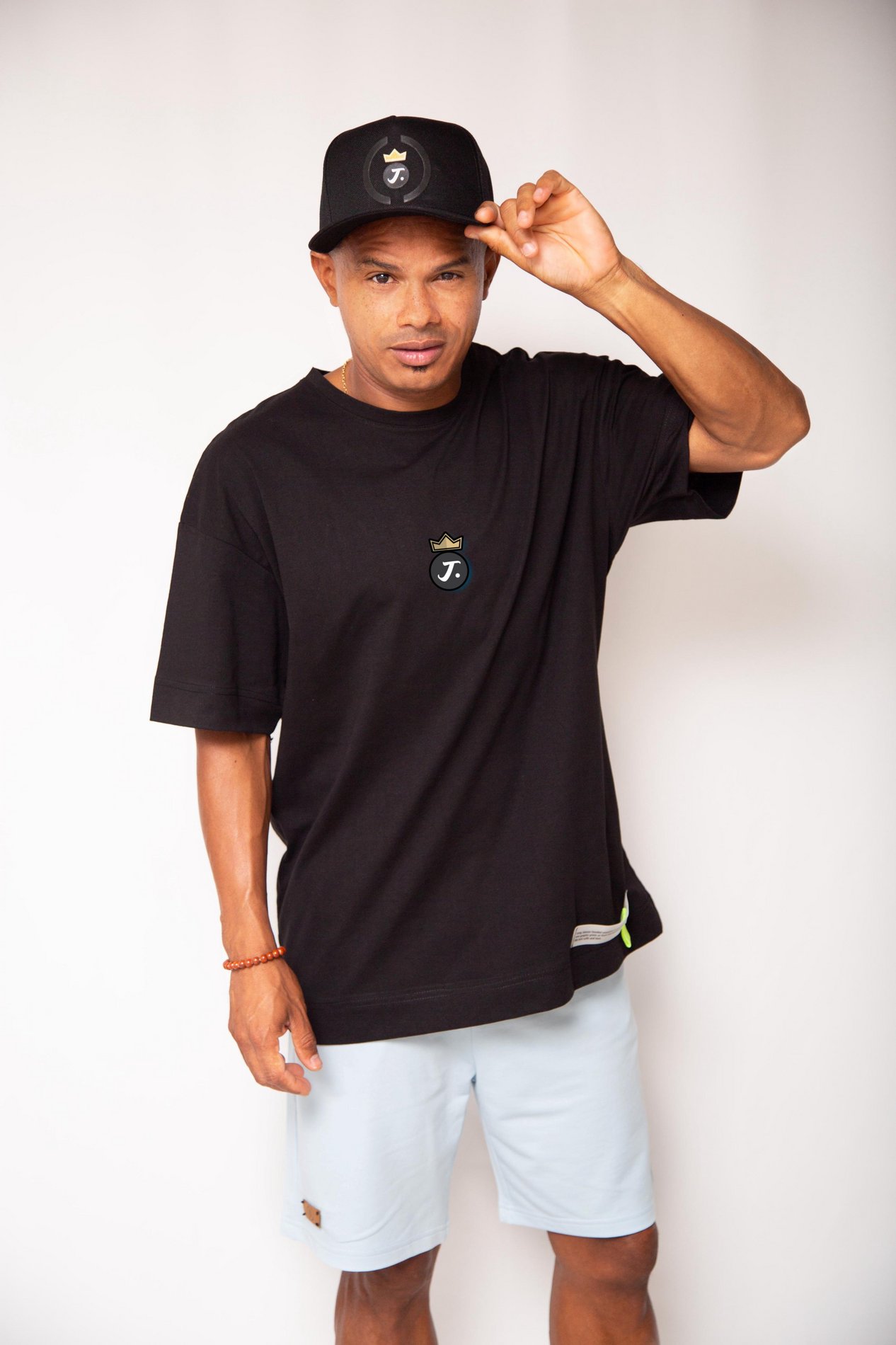 Gladson Belfort entwickelte in Wolfsburg eine eigene Fashion Marke, jota & ponto.