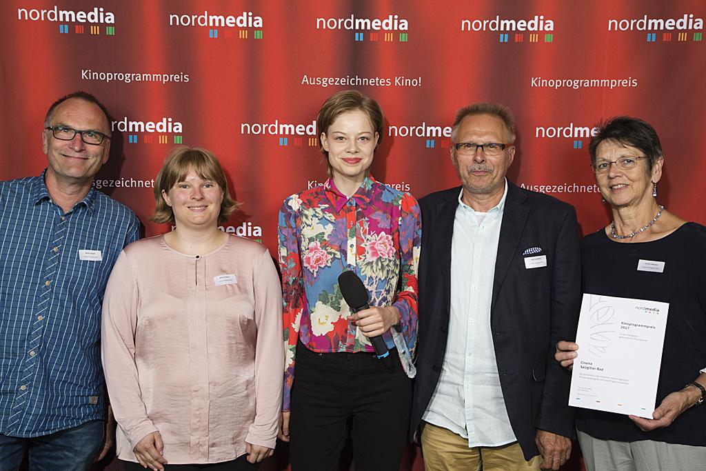 Glückliche Gesichter bei der Verleihung des Kinoprogrammpreis 2018 der Nordmedia.