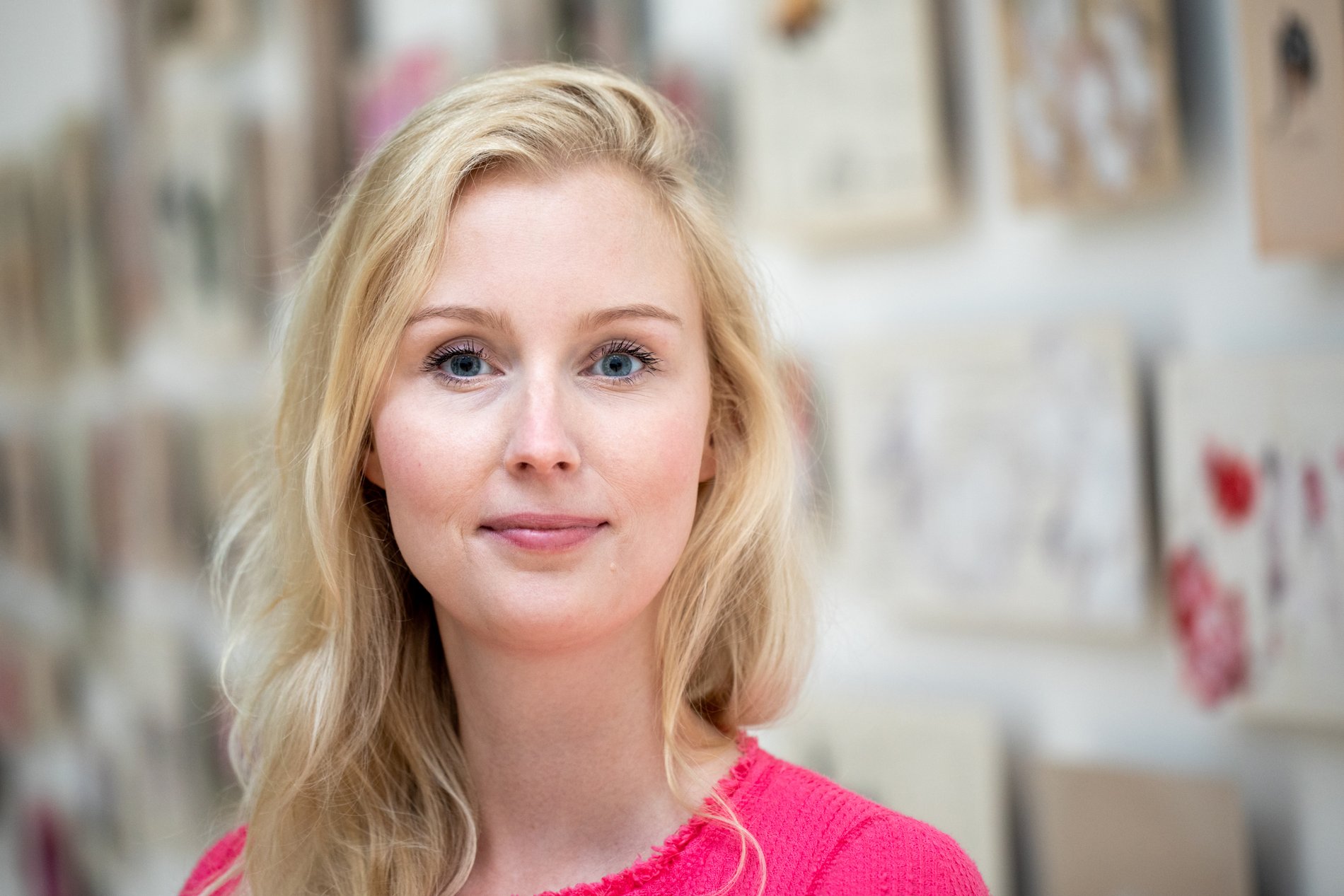 Portrait von Dr. Katharina Derlin.