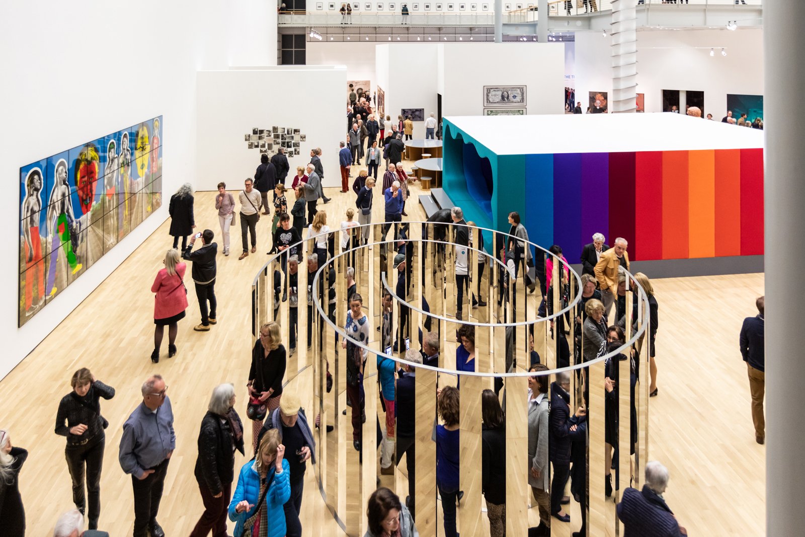 Einblicke in die Ausstellung „Now Is the Time“.