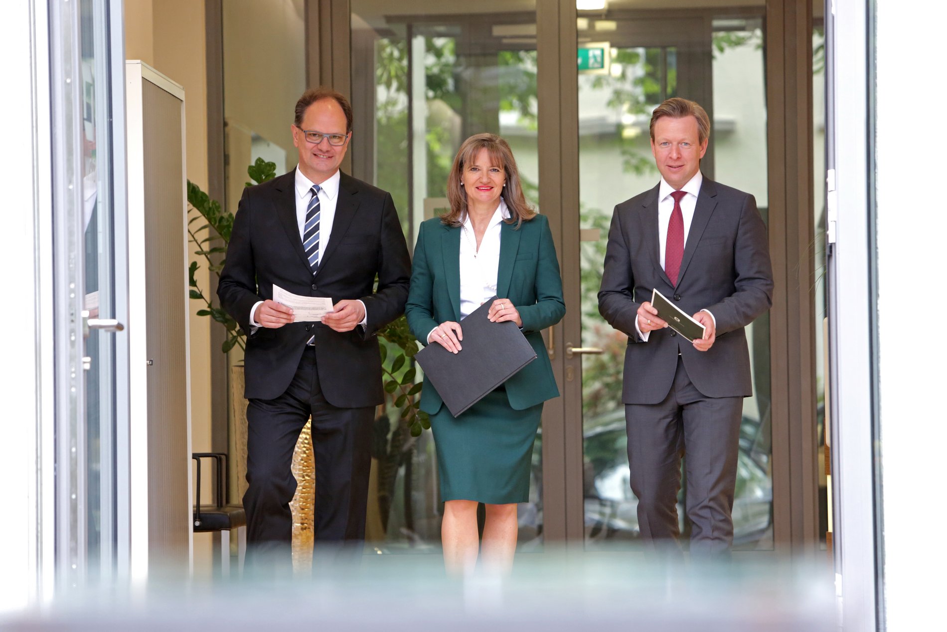 Der Vorstand der BRW Finanz AG (von links): Thomas Ritterbusch, Kerstin Borchardt, Bastian Bosse