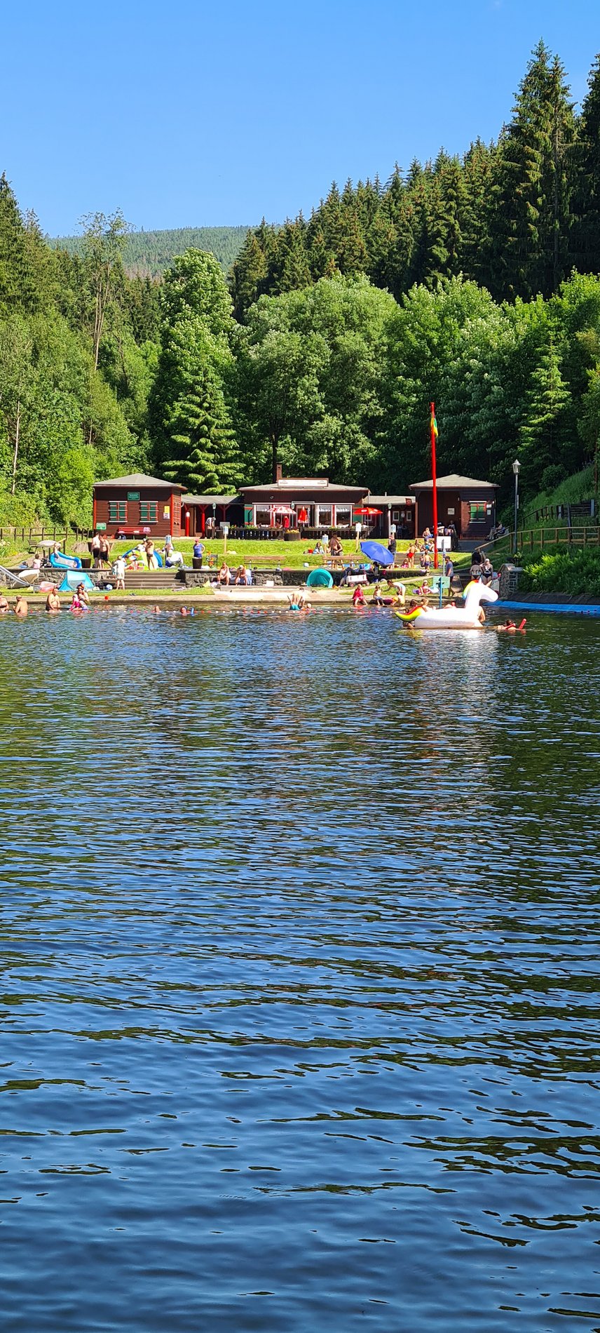 Auf dem Okerteich in Altenau im Landkreis Goslar