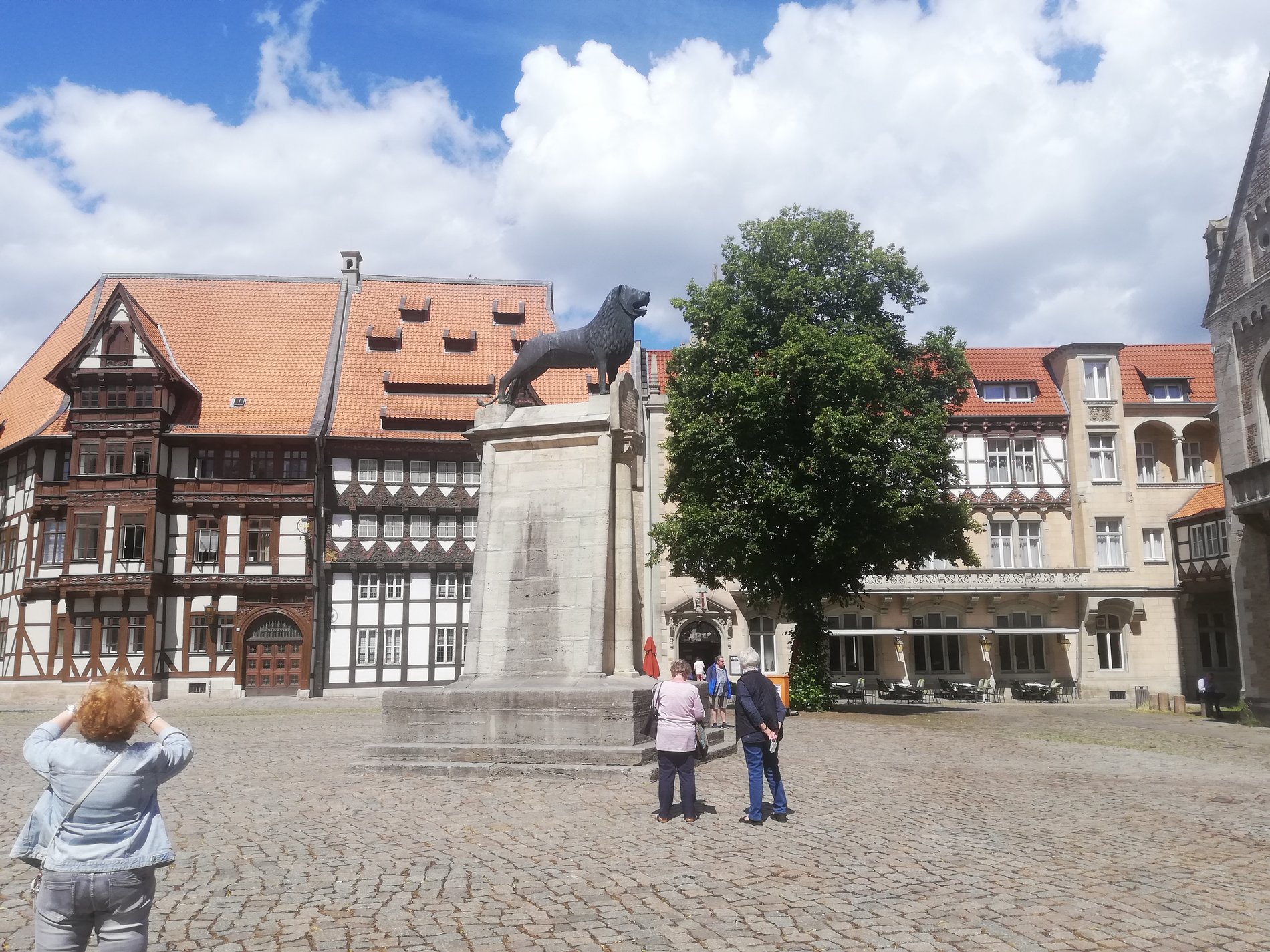 Der Braunschweiger Burgplatz mit dem Löwen.
