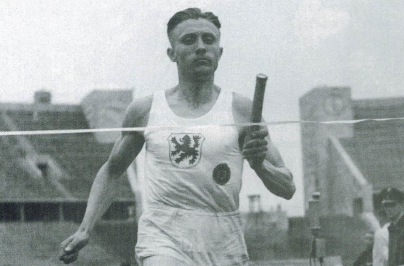 Sportpersönlichkeit Rudolf Harbig beim Staffellauf.