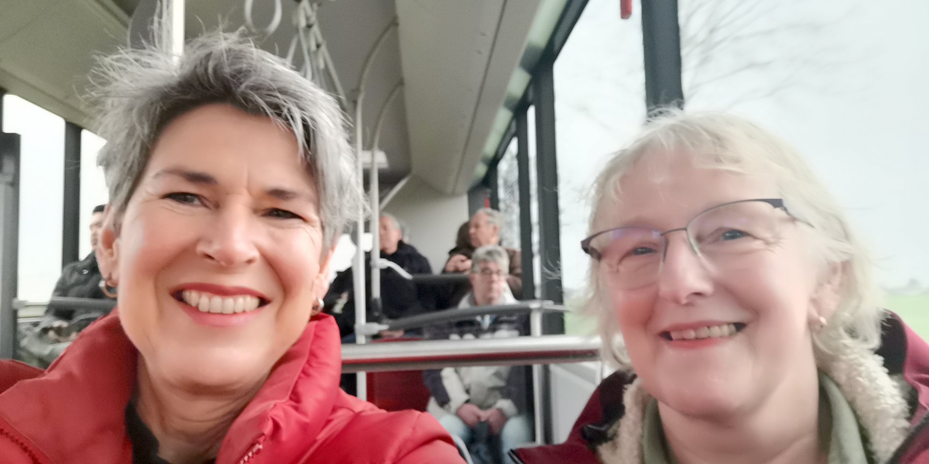 Zufälliges Treffen im ÖPNV: Kristin Kunath und Bloggerin Beate Ziehres. 