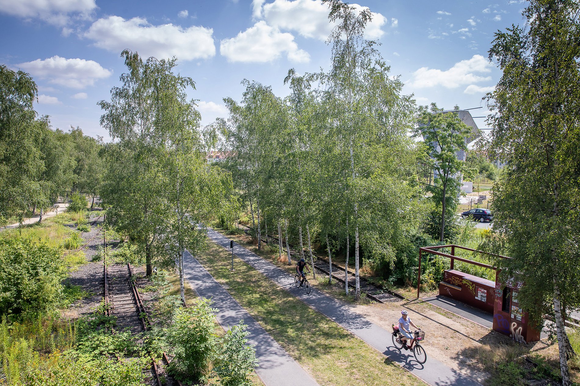 Luftaufnahme auf das Ringgleis im Grünen