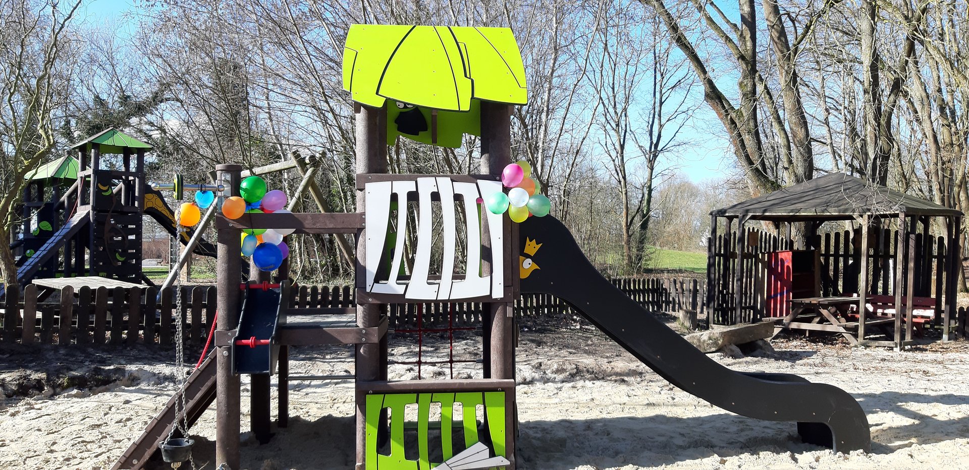 Spielgeräte mitten in der Natur.