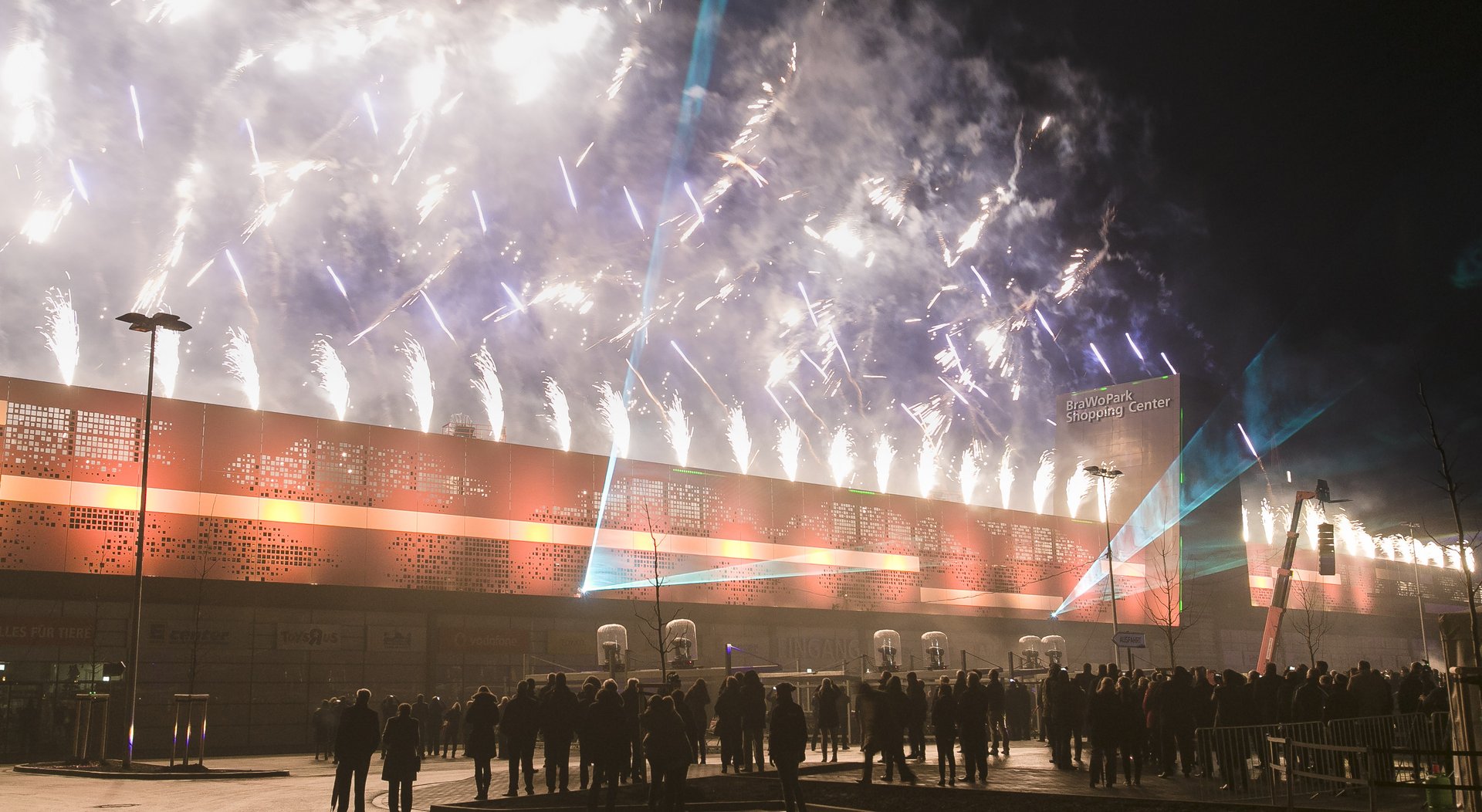 Eröffnung des BraWoPark Shopping Centers in Braunschweig.
