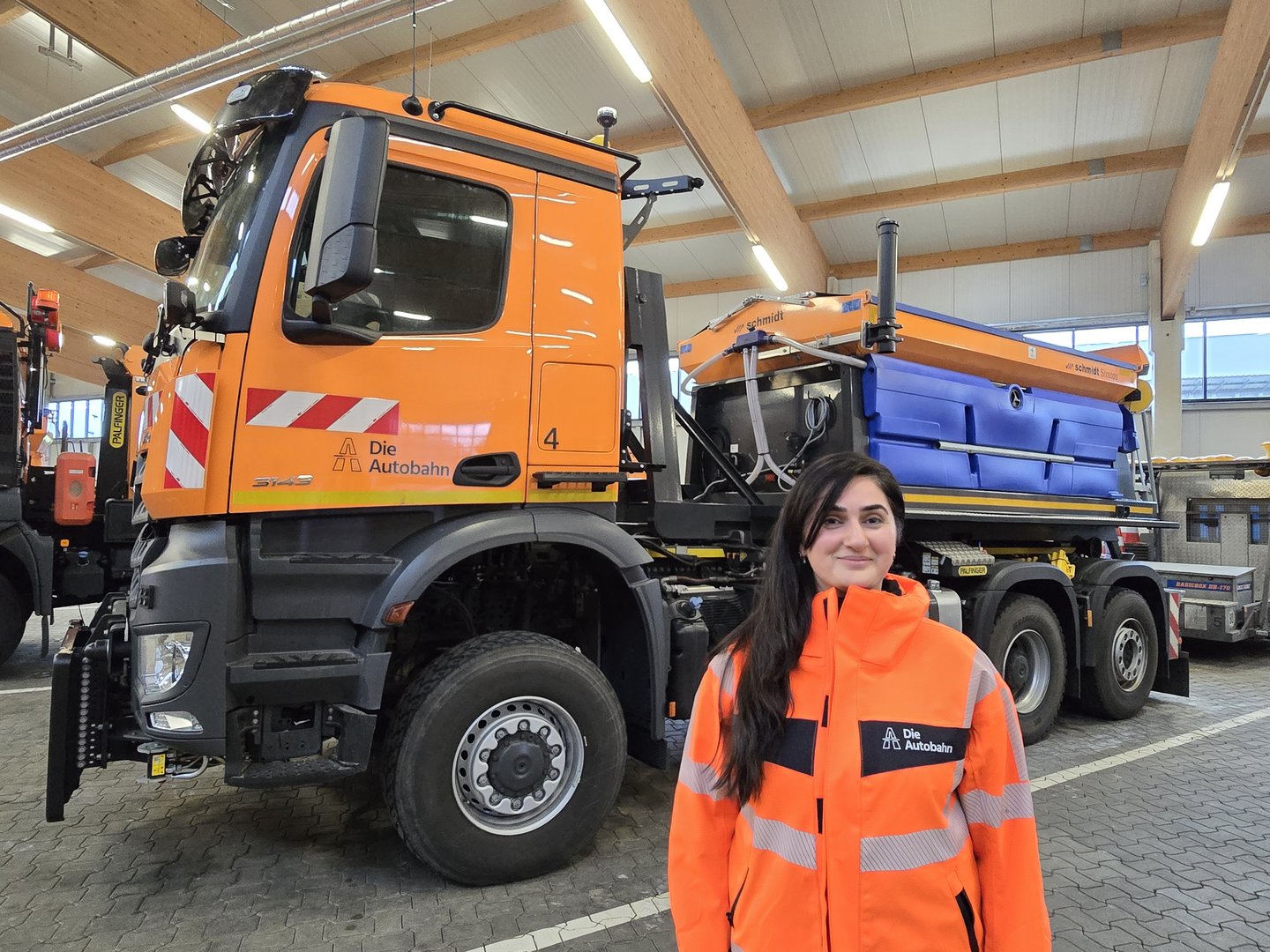 Gurbet Cakil ist Leiterin der Autobahnmeisterei Braunschweig-Hafen.