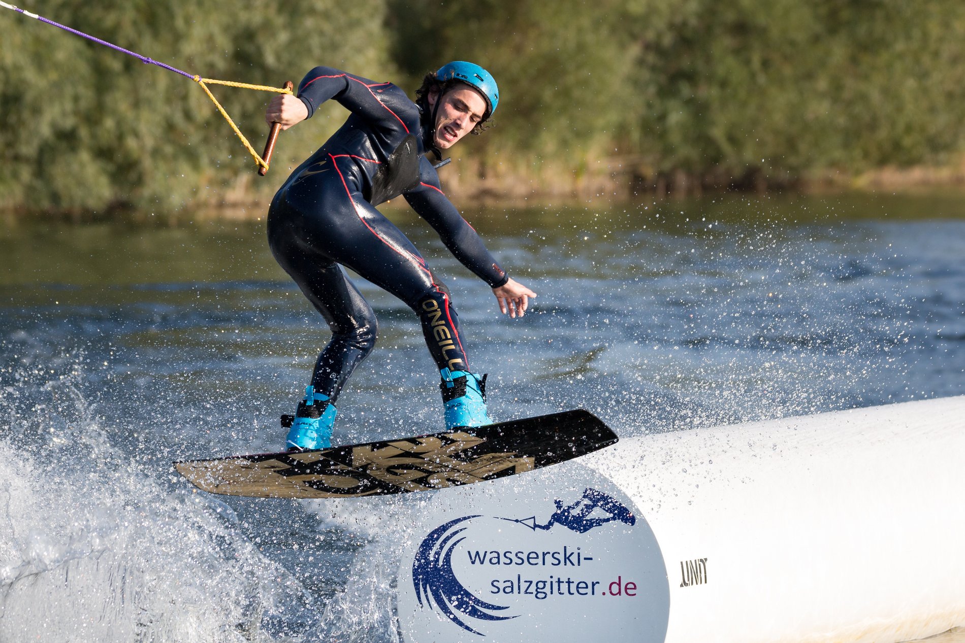 Wasserskifahrer auf dem Salzgittersee